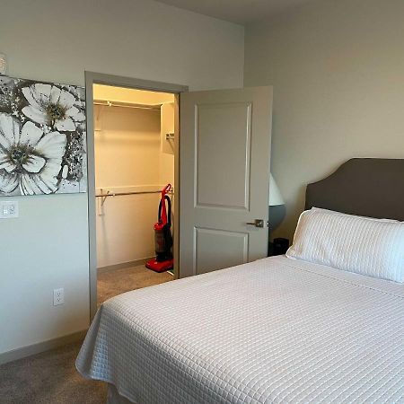 Stay Gia New Modern 1 Bedroom Apartment With Swimming Pool & Gym At Grayson Place Goodyear Esterno foto