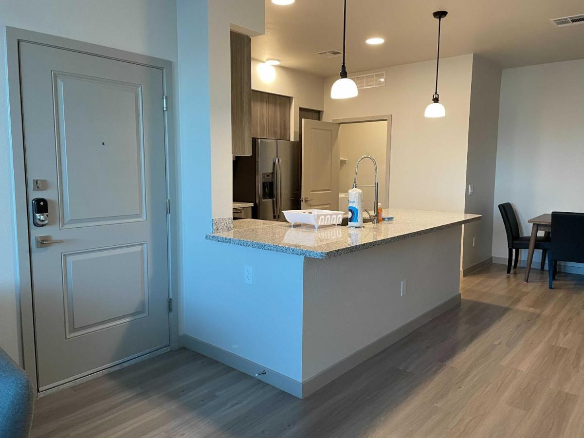 Stay Gia New Modern 1 Bedroom Apartment With Swimming Pool & Gym At Grayson Place Goodyear Esterno foto